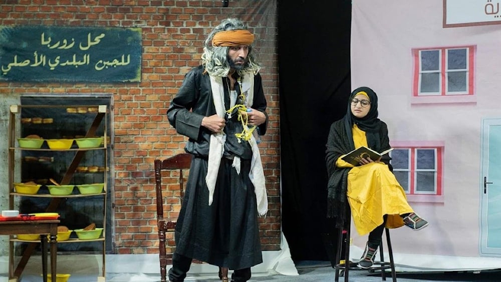  لا يوجد أعمال مسرحية حقيقية بل هي (اسكتشات) بسيطة تقدم الكوميديا من أجل الضحك فقط 