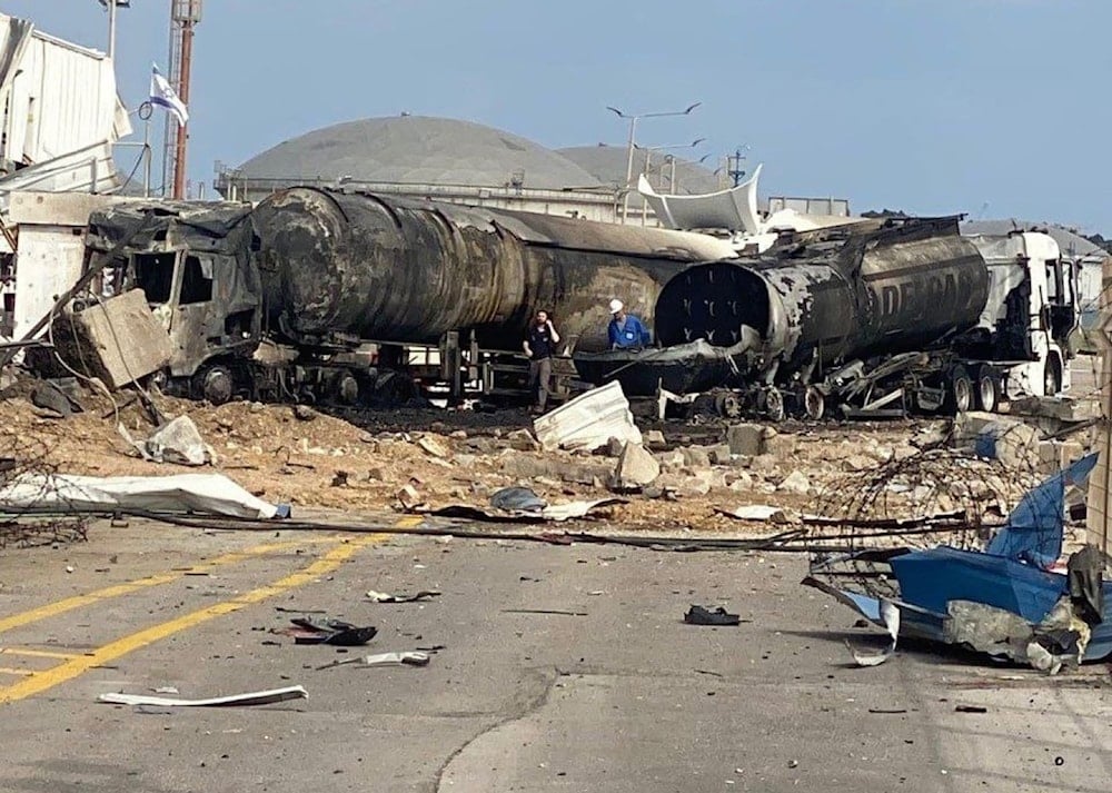 صورة لآثار القصف الإيراني على المنشأة التي تحتوي مصفاة النفط في حيفا. (وكالات)
