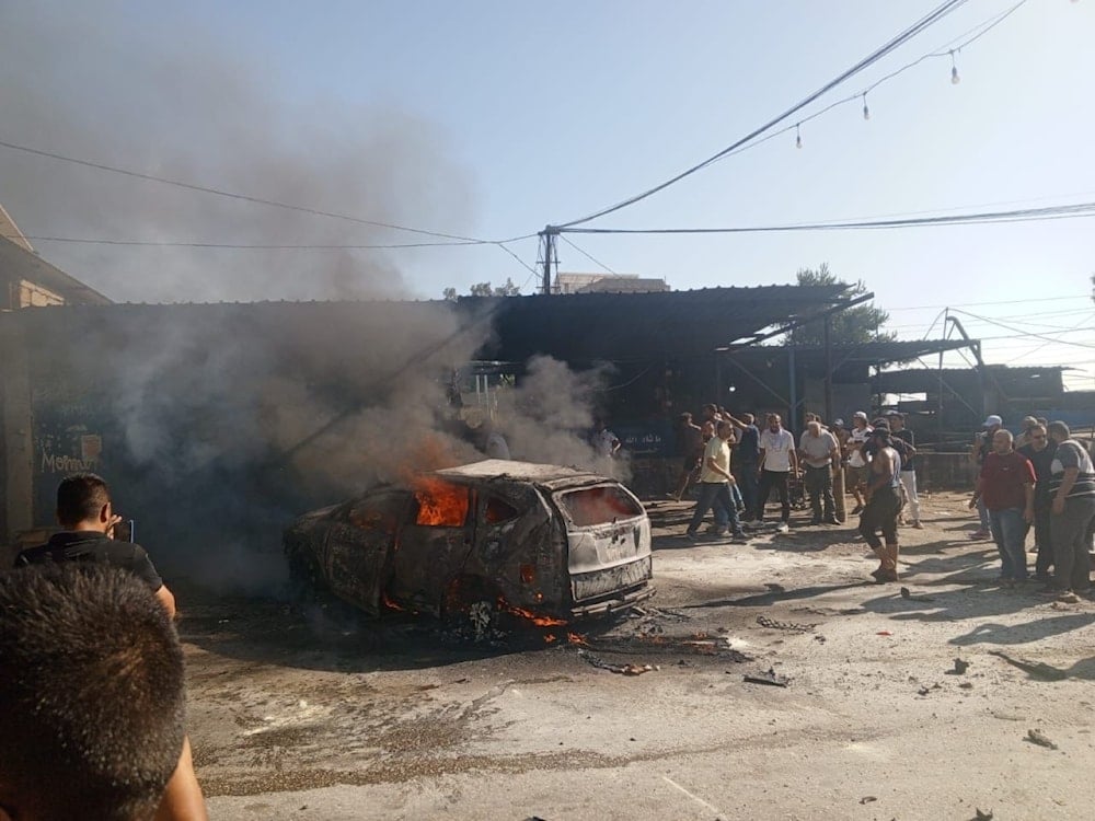 السيارة المستهدفة في العيرونية شمال لبنان (تواصل اجتماعي)