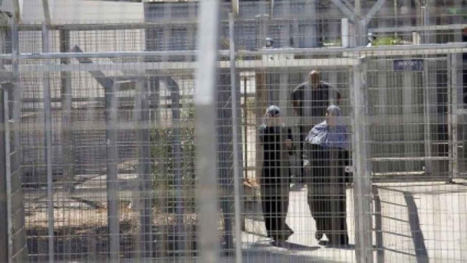 أسيرات فلسطينيات في أحد السجون الإسرائيلية (أرشيفية)