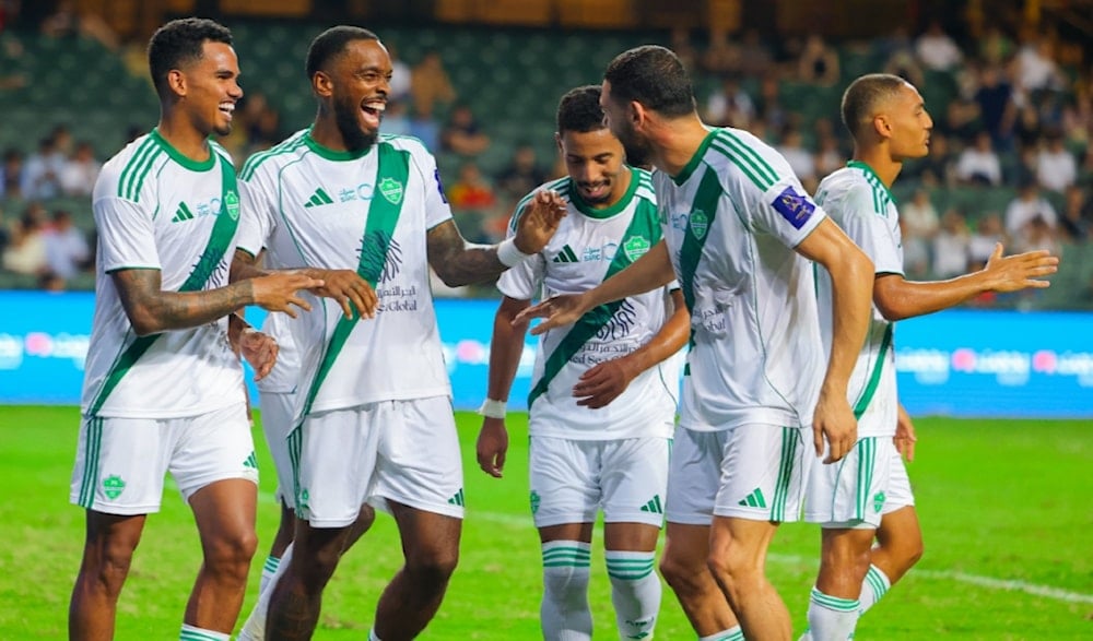 الأهلي يكتسح القادسية ويضرب موعداً نارياً مع النصر