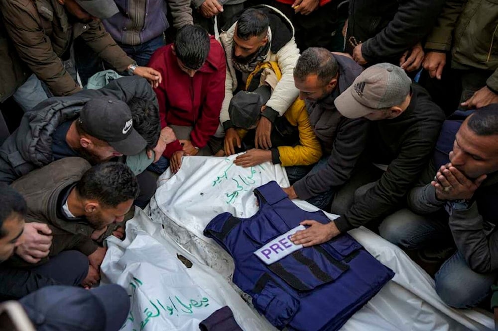 تشييع شهداء صحافيين قتلهم الاحتلال الإسرائيلي في قطاع غزة