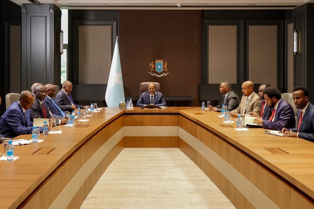 وفد أمني سوداني يزور الصومال ويتلقي الرئيس حسن شيخ محمود في مقديشو