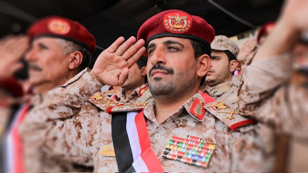 رئيس أركان القوات المسلحة اليمنية: استهداف صنعاء لن يمرّ دون عقاب