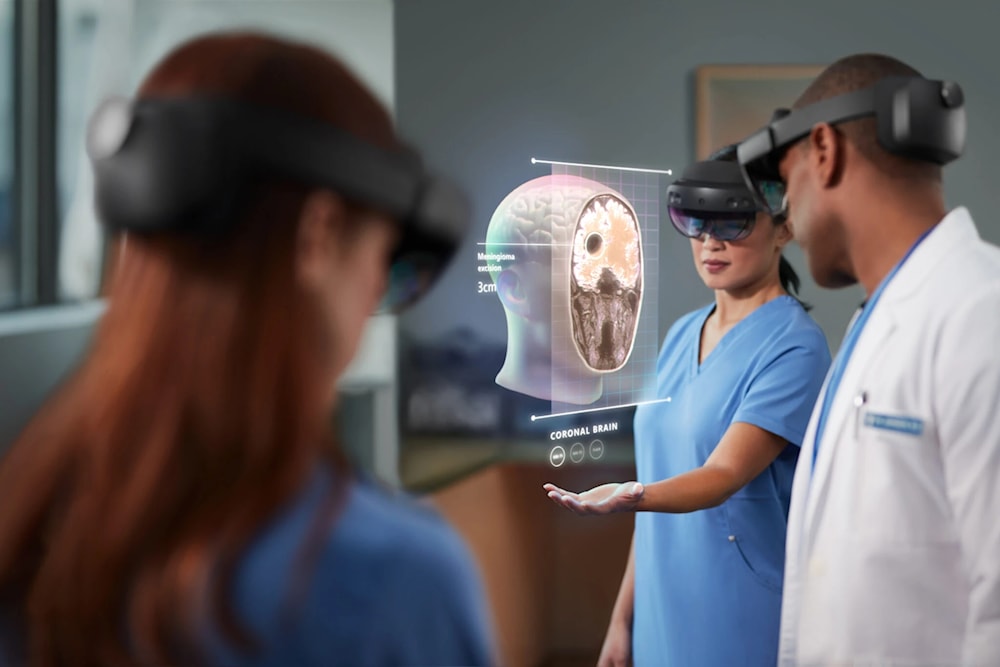 نظارات Microsoft HoloLens التي تستخدم في التشخيص الطبي
