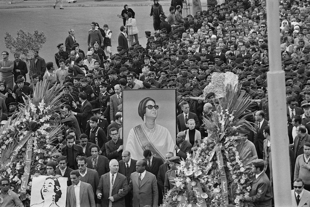 من جنازة أم كلثوم عام 1975