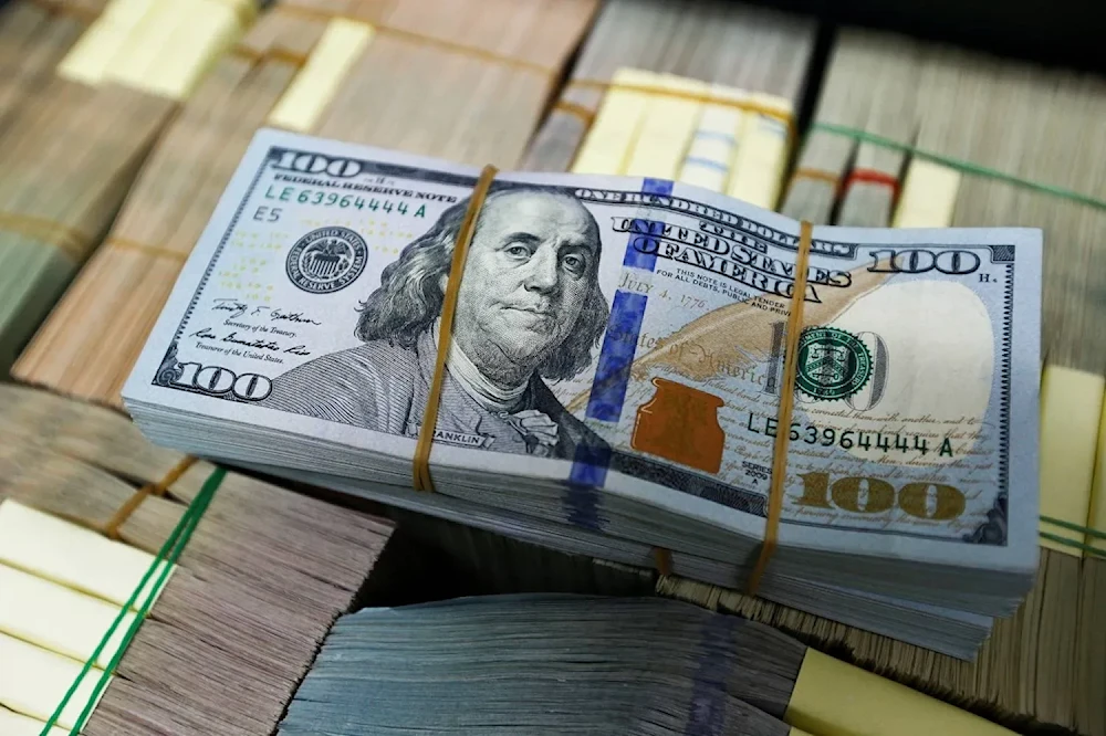 الدولار يرتفع بنسبة طفيفة وسط توقعات تخفيضات مرتقبة لأسعار الفائدة الأميركية