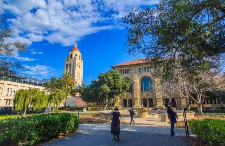 جامعة ستانفورد بكاليفورنيا في الولايات المتحدة (شترستوك)