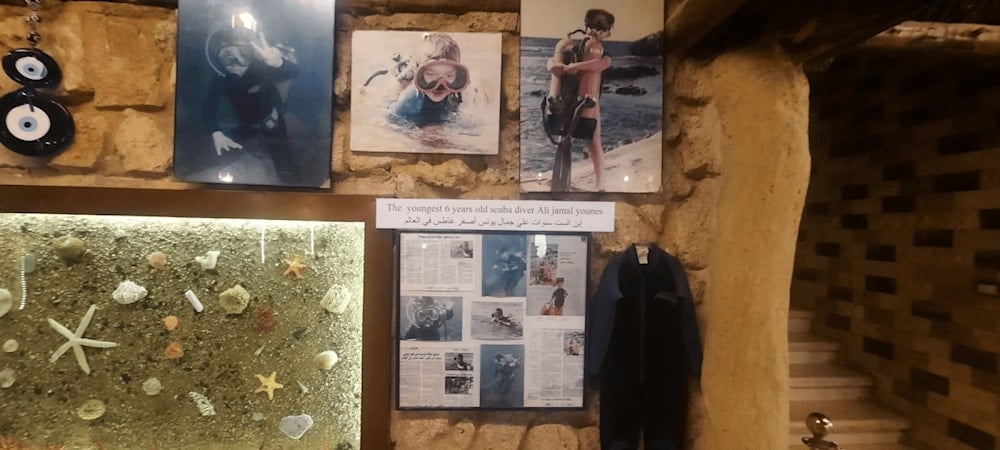 شهادات عالمية وتبدو بدلة غطس علي جمال يونس أصغر غطاس في العالم