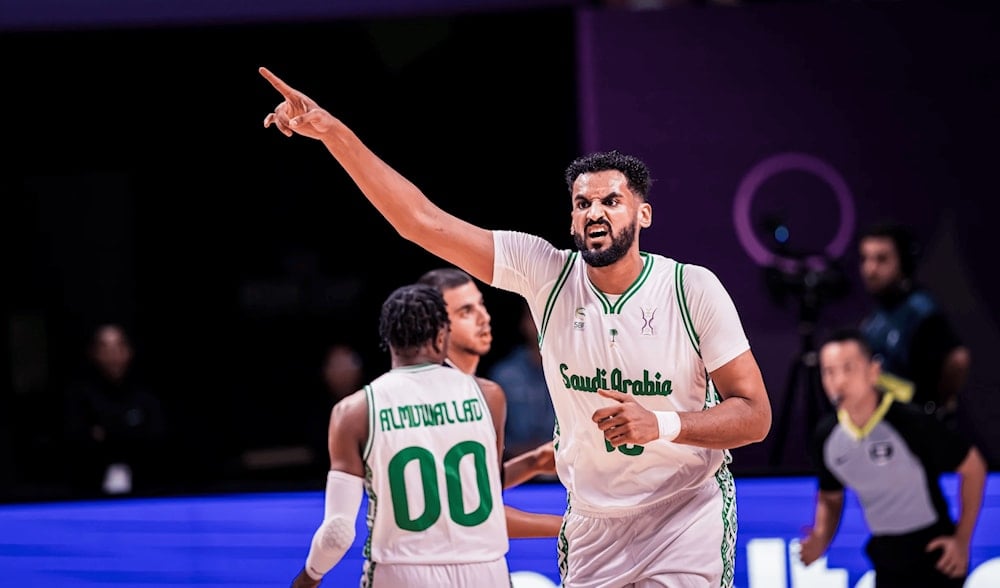 السعودية تهزم الأردن وتقترب من التأهل في كأس آسيا للسلة