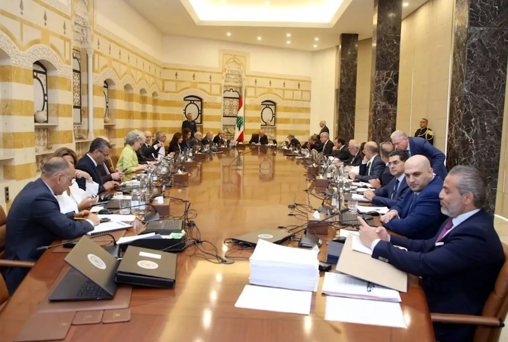 لبنان: وزراء حركة أمل وحزب الله ينسحبون من جلسة الحكومة عند بدء مناقشة الورقة الأميركية