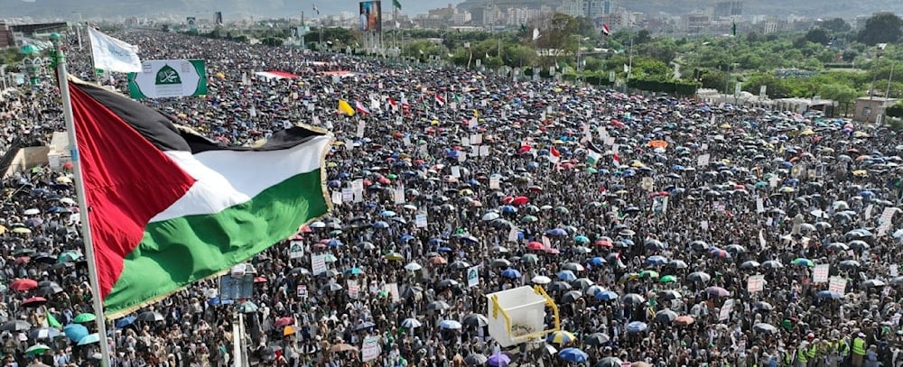 تظاهرات نصرةً لغزة في ميدان السبعين في صنعاء