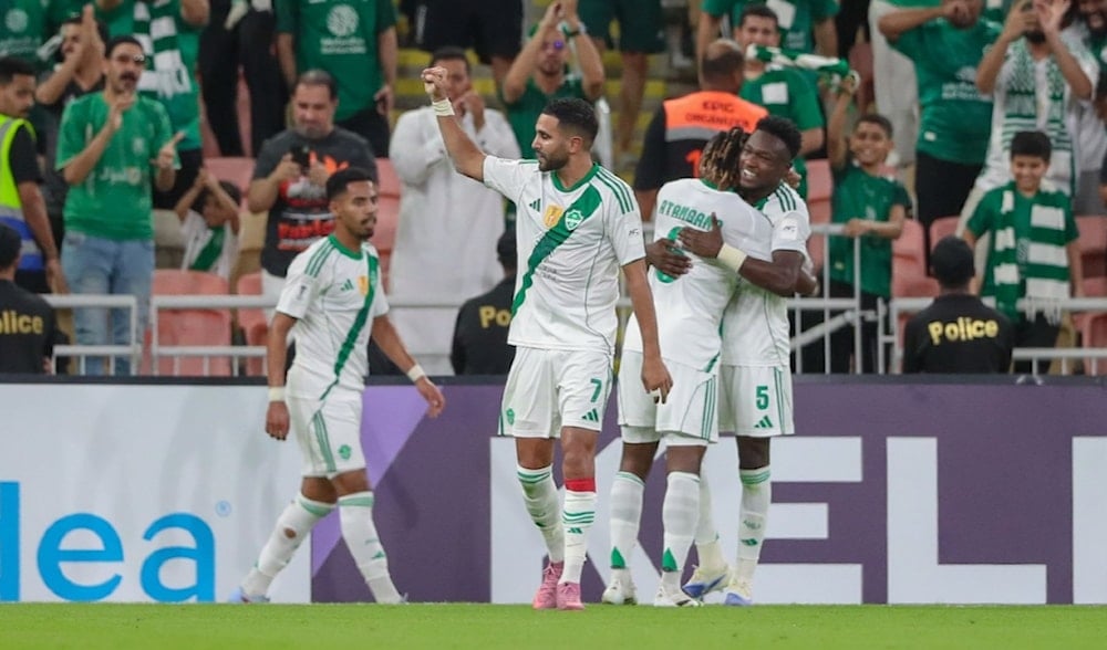 الأهلي السعودي يبدأ حملة الدفاع عن اللقب برباعية مثيرة