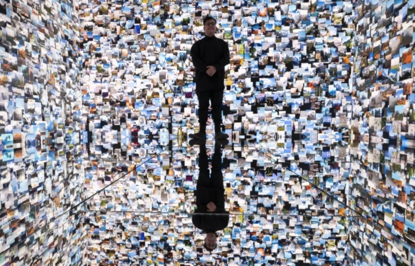 عمل فني للمصمم في مجال الوسائط الجديدة رفيق أنادول في متحف الفنون بمدينة زيورخ. Keystone / Ennio Leanza