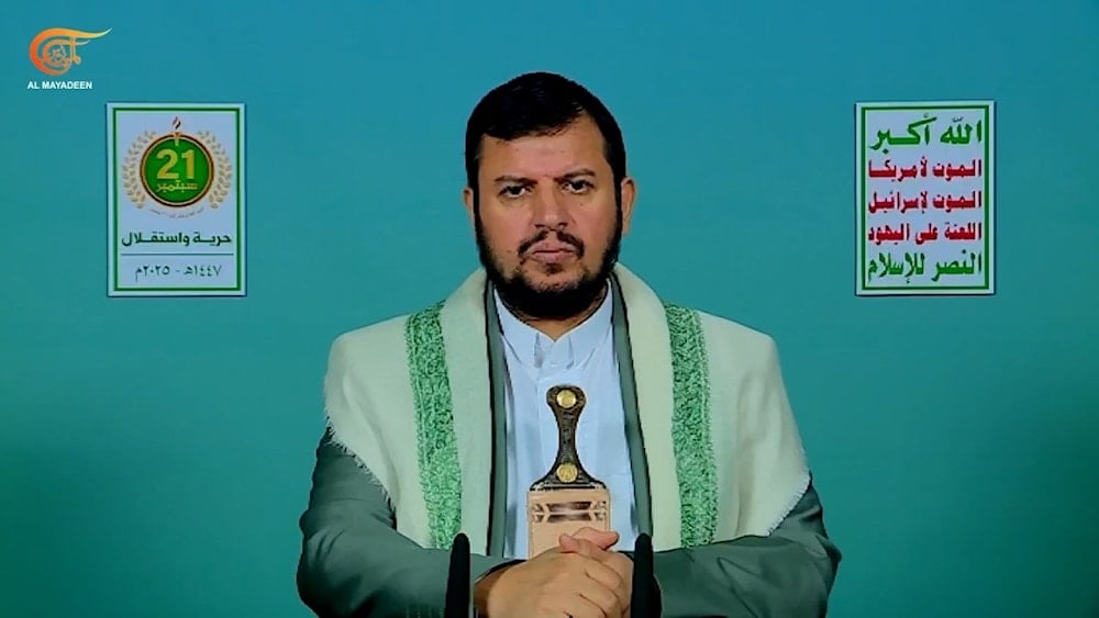 قائد حركة أنصار الله، السيد عبد الملك الحوثي، خلال إلقائه كلمةً لمناسبة ذكرى 21 سبتمبر