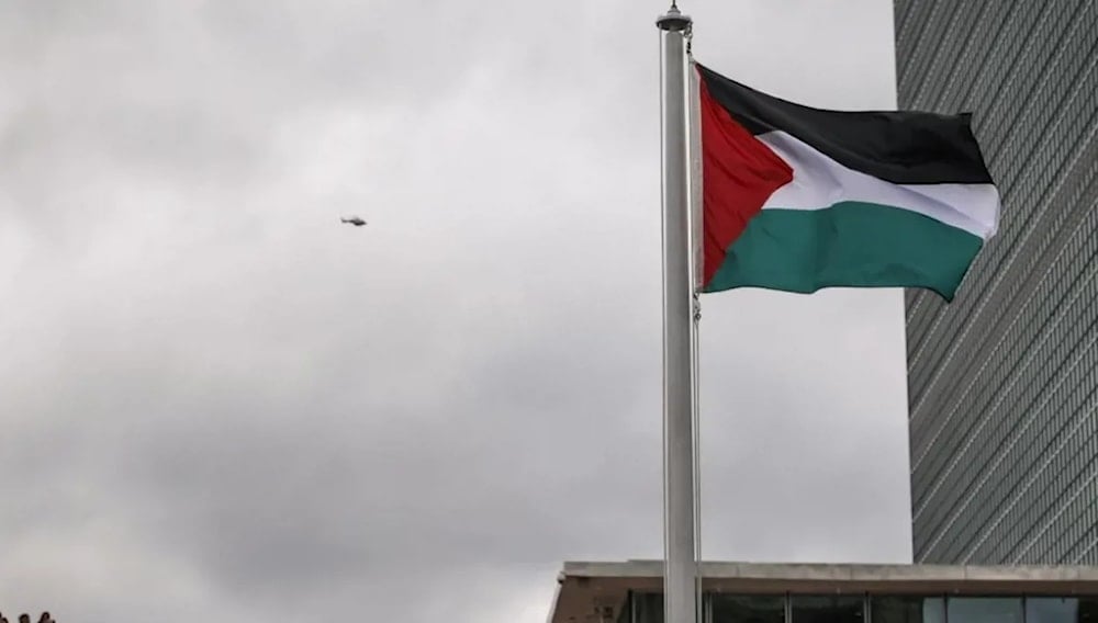 العلم الفلسطيني مرفوعاً أمام مقر الجمعية العامة للأمم المتحدة (أرشيفية)