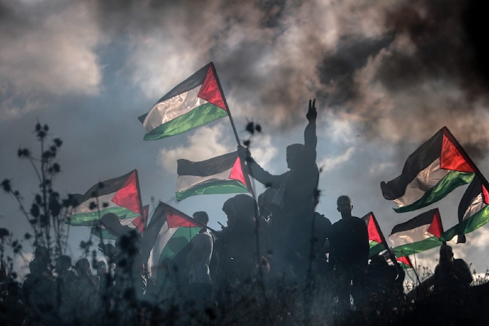 بيان لمثقفين فلسطينيين: 