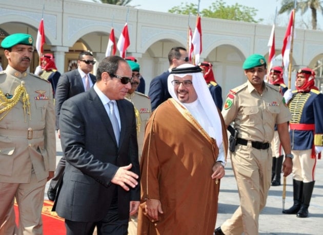 الرئيس المصري عبد الفتاح السيسي يستقبل ولي عهد البحرين رئيس مجلس الوزراء سلمان بن حمد آل خليفة