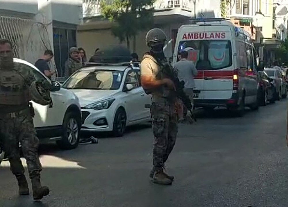 قتيلان من الشرطة بهجوم مسلح على مركز أمني في إزمير التركية (أ ف ب)